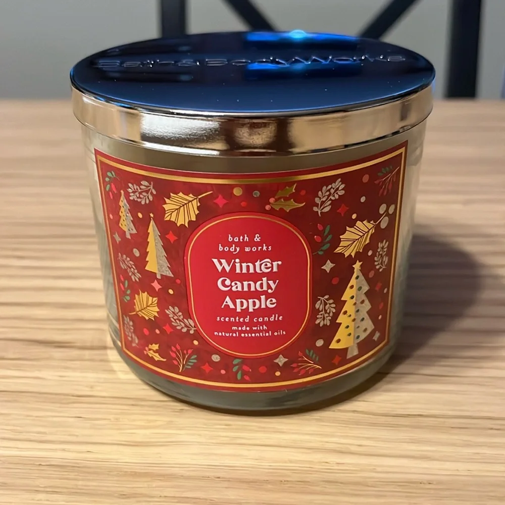 Bath & Body Works 3 Wick Candle. Winter Candy Apple.